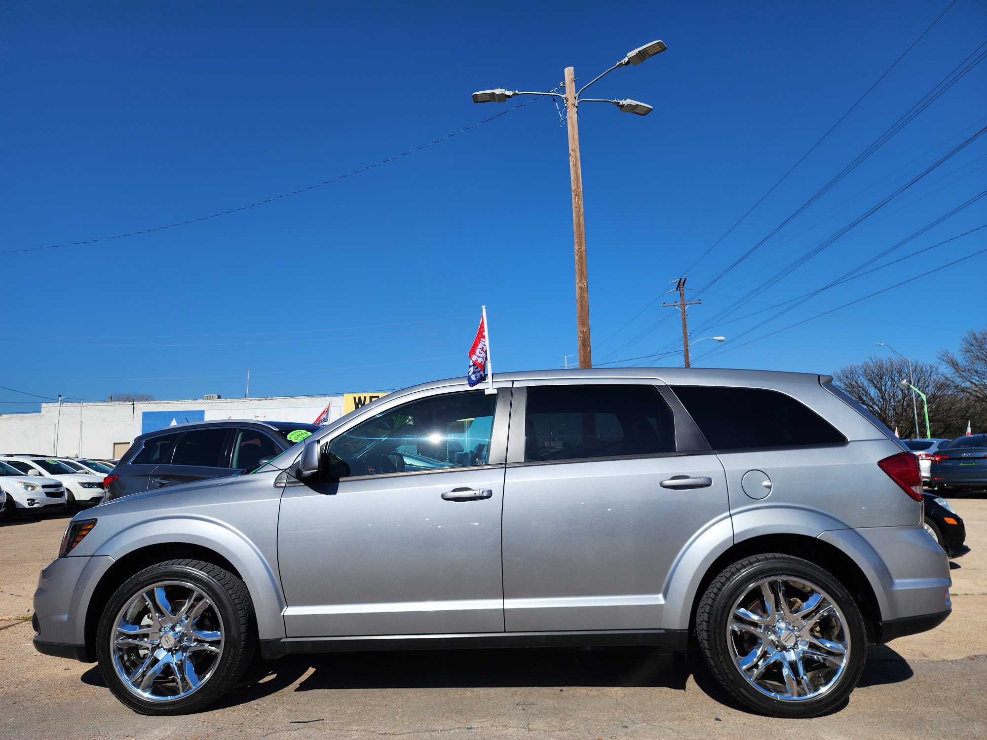 2019 SILVER Dodge Journey GT (3C4PDCEG3KT) with an 3.6L V6 DOHC 24V engine, 6A transmission, located at 2660 S.Garland Avenue, Garland, TX, 75041, (469) 298-3118, 32.885551, -96.655602 - Welcome to DallasAutos4Less, one of the Premier BUY HERE PAY HERE Dealers in the North Dallas Area. We specialize in financing to people with NO CREDIT or BAD CREDIT. We need proof of income, proof of residence, and a ID. Come buy your new car from us today!! This is a SUPER CLEAN 2019 DODGE JOUR - Photo #6
